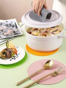 1pc Silicone Honeycomb Placemat,Heat Resistant & Non-Slip Table Mats,Insulated Pot Holders,Pan Mat,Pot Mat,Dining Mat,Cup Mat,Insulation Mat,Anti Slip Mat,Kitchen Small Tool,Used For Insulation Of Plates - Multicolor - View 3