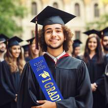 1 pieza Banda de graduación 2025 con letras doradas brillantes "Me gradué" para fiesta de graduación 2025, accesorios para ceremonia de celebración, utilería fotográfica, sin decoloración ni manchas, talla grande elegante en cámara (Blanco+Azul+Negro) - Multicolor - Ver 9