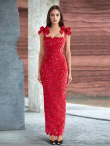 فستان سهرة طويل أنيق وفاخر بدون إطالة مزين بشريط دانتيل أسود على شكل فيونكة - الأحمر - مشاهدة 2