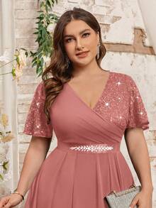 Vestido largo de fiesta con escote de pico, mangas mariposa, encaje floral, contraste de gasa, cintura con lazo de rhin y pedrería - Rosa vieja - Ver 7