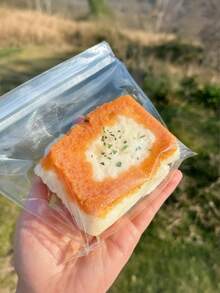 1/6个装 柔软可爱草莓吐司捏捏乐玩具，多层可拆分设计，软萌玩具，解压玩具，Taba软萌玩具，儿童仿真食物，儿童指尖玩具，办公室和旅行减压玩具，适合儿童、青少年和成人