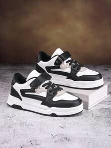 Teens/Youth Unisex Fashion Casual Breathable Skateboarding Sneakers - Black and White - View 7