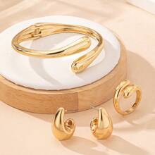 4pcs Gold Heavy Metal Geometric Waterdrop Matte Bracelet Ring Earring Jewelry Set, Minimalist Elegant Multipurpose Daily Accessories