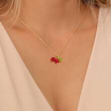 1 pieza Nuevo collar de moda con colgante de cereza roja con múltiples estilos de cadena dorada de acero inoxidable para mujeres