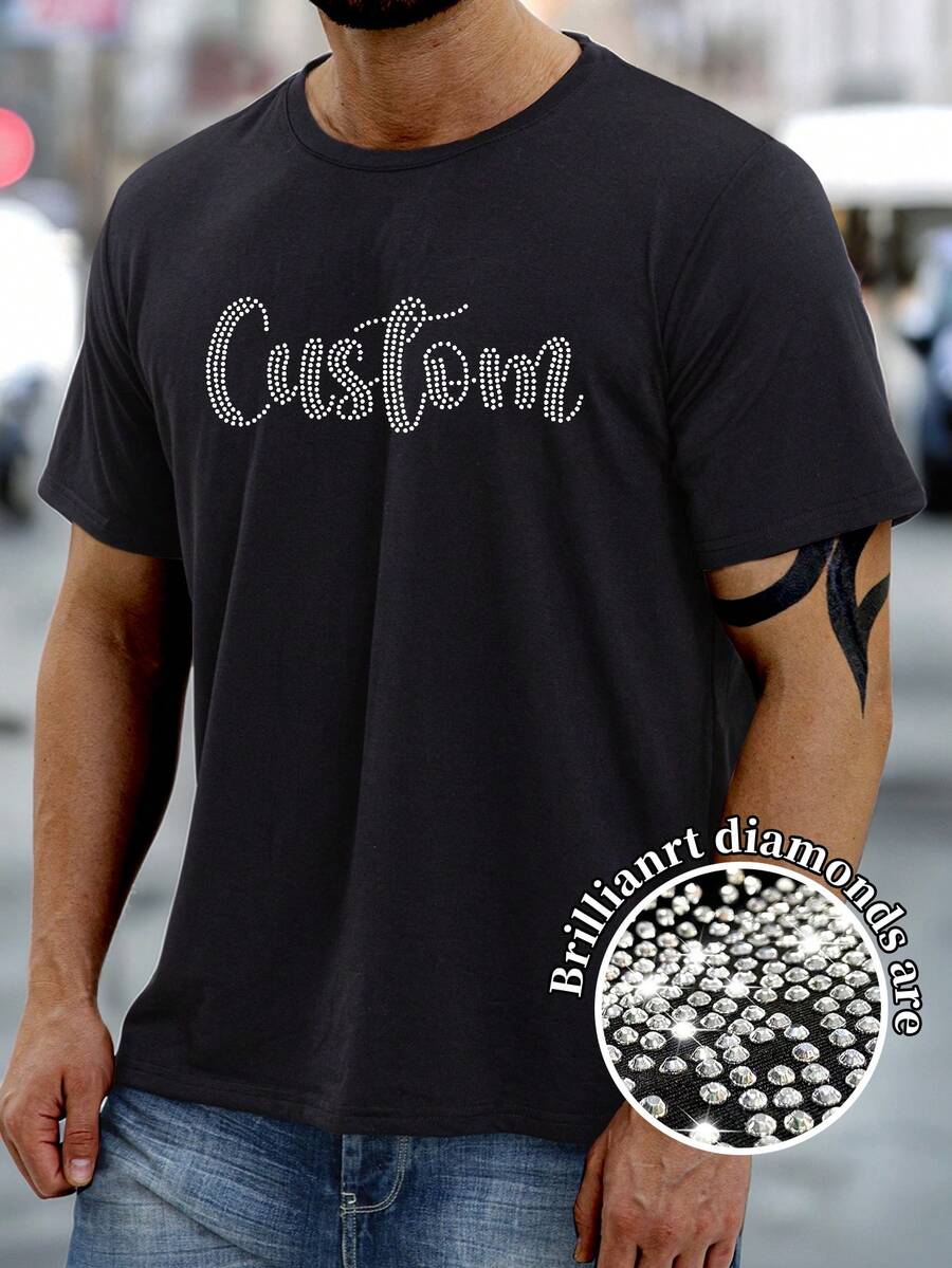 Camiseta masculina de manga curta com gola redonda e strass, simples e elegante para o verão - Preto - Ver 1