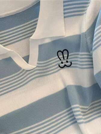 女式夏季针织短袖 Polo 领撞色条纹刺绣上衣