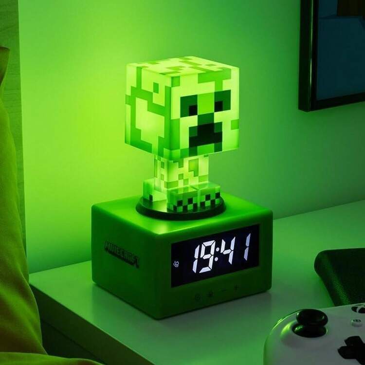 Creeper "Minecraft" Alarm Clock With Digital LED Display And Snooze Function - Creeper Alarm Clock, 16 Cm Size, Exclusive Design And Low Energy Consumption, Easy To Use - Multicolor - View 1