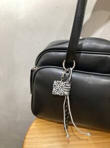 1pc Black & White Checkered Keychain, Black & White Flower Heart Square Charm Bag Accessory, Couple's Charm, Car Accessories, Women's Handbag/Shoulder Bag/Backpack Decor, Men's Backpack Keyring, Gift For Young Couples, College Students, Y2K/Goth Style