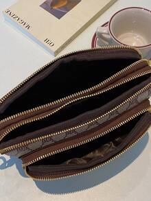 في عام 2024 ، حقيبة الكتف مربع ذات نمط حرفي و ديكور حيواني معدني بتصميم شبكي ماسي من قماش بولي يوريثان مقاوم للماء باللون الأحادي كلاسيكي عصري مناسبة للتسوق.