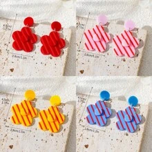 A Pair Of Fashionable Acrylic Sunflower Women's Earrings Are Suitable For Daily Wear
