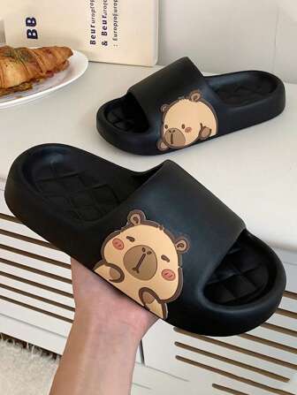 女士可爱卡通水豚装饰软底舒适夏季沙滩室内休闲防滑家居拖鞋