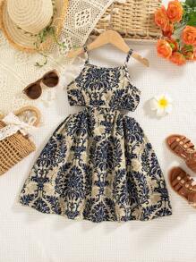 Vestido sin mangas con estampado floral y diseño calado para niña en vacaciones
