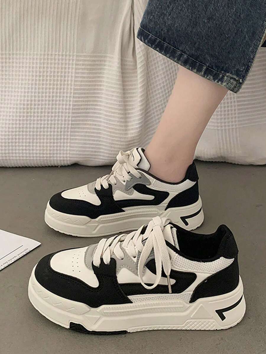 Women's Thick Sole Sneakers, Casual Sports Shoes, Flat, Anti-Slip, Versatile, White Shoes, Student Sneakers, Running Shoes, Spring & Autumn - Black and White - View 1