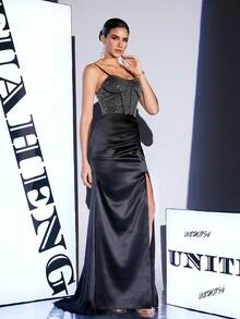 UNITHORSE 女士优雅 Spraghetti 露肩亮片拼接缎面修身高开衩优雅晚礼服、新娘礼服、生日女士服装、毕业礼服、正式礼服、校服 - 黑色 - 查看 4