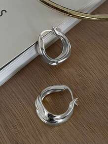 1 Pair Elegant Casual Sophisticated Asymmetrical Solid Color Geometric Minimalist Design Women Everyday Versatile Hoop Earrings