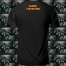 Playera Unisex con Estampado de El Aleman y Neton Vega | Diseño Urbano y Comodo | Streetwear, Festivales y Uso Diario | Algodón Peinado y Corte Holgado  | Ideal para Outfits Casuales, Fiestas o Regalos | Hombre y mujer - Negro - Ver 2