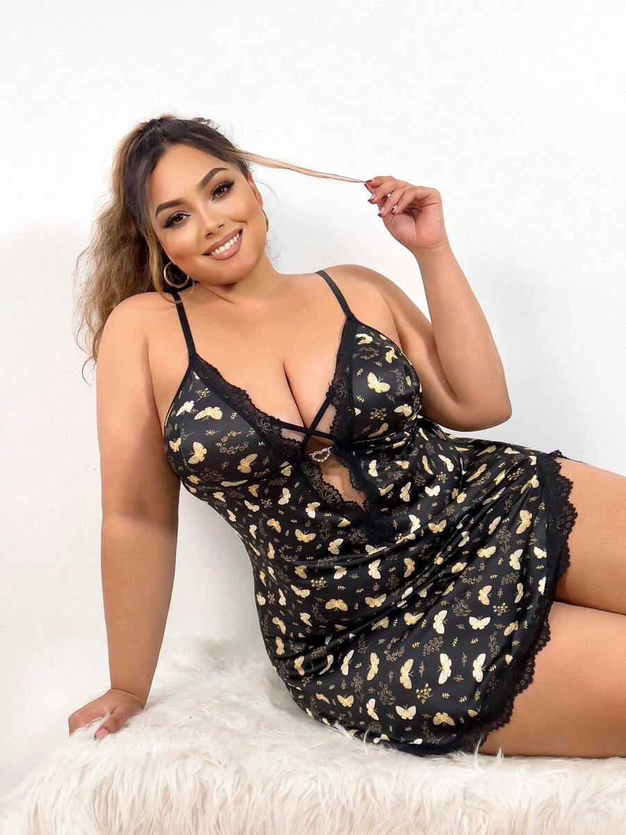 Plus Size Women Butterfly Print Front Slit Sexy Camisole Nightgown - Black - View 1