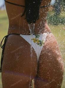 2 pezzi Bikini da donna con parte superiore a collo alto e stampa, e pantaloncini da bagno con lacci ai lati e vita bassa