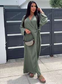1 pieza Abaya larga con cuello en V y corbata frontal para mujer, bata ajustada con cinturón de moda casual, bata larga de un solo color, hecha de tela de lino de alta calidad, suave y humilde, adecuada para uso diario, Kaftán modesto
