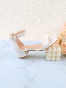 Sandalias de tacón alto blancas para niñas/niños, de tacón grueso y punta abierta, de moda, adecuadas para vestidos de verano, zapatos para niña de flores para bodas y fiestas, zapatos lindos para princesa para niños pequeños/niños pequeños/niños mayores