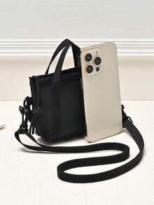 Ví đựng tiền xu mini bằng nylon màu trơn, nhẹ, chống thấm nước, thiết kế đeo chéo, dây đeo vai có thể điều chỉnh và tháo rời, thích hợp để đựng son môi, tiền lẻ, chìa khóa và các vật dụng trang điểm nhỏ. Nhiều màu sắc để lựa chọn (Đen, Trắng, Xanh quân đội, Xanh hoàng gia) - Nhiều màu - Xem 5