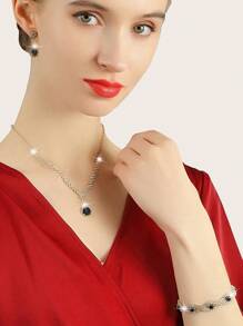 Conjunto de joyas de mujer con cristales de aspecto brillante, lujoso conjunto de joyas con cristales de agua que incluye collar, aretes y pulsera. Bolso de fiesta suave con cristales tallados. Bolso de mujer de fiesta personalizado para novia y boda, bolso elegante y brillante.