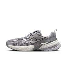 Nike 耐克女款 V2K RUN 运动鞋/复古低帮鞋 FD0736-008 - 灰色 - 查看 1