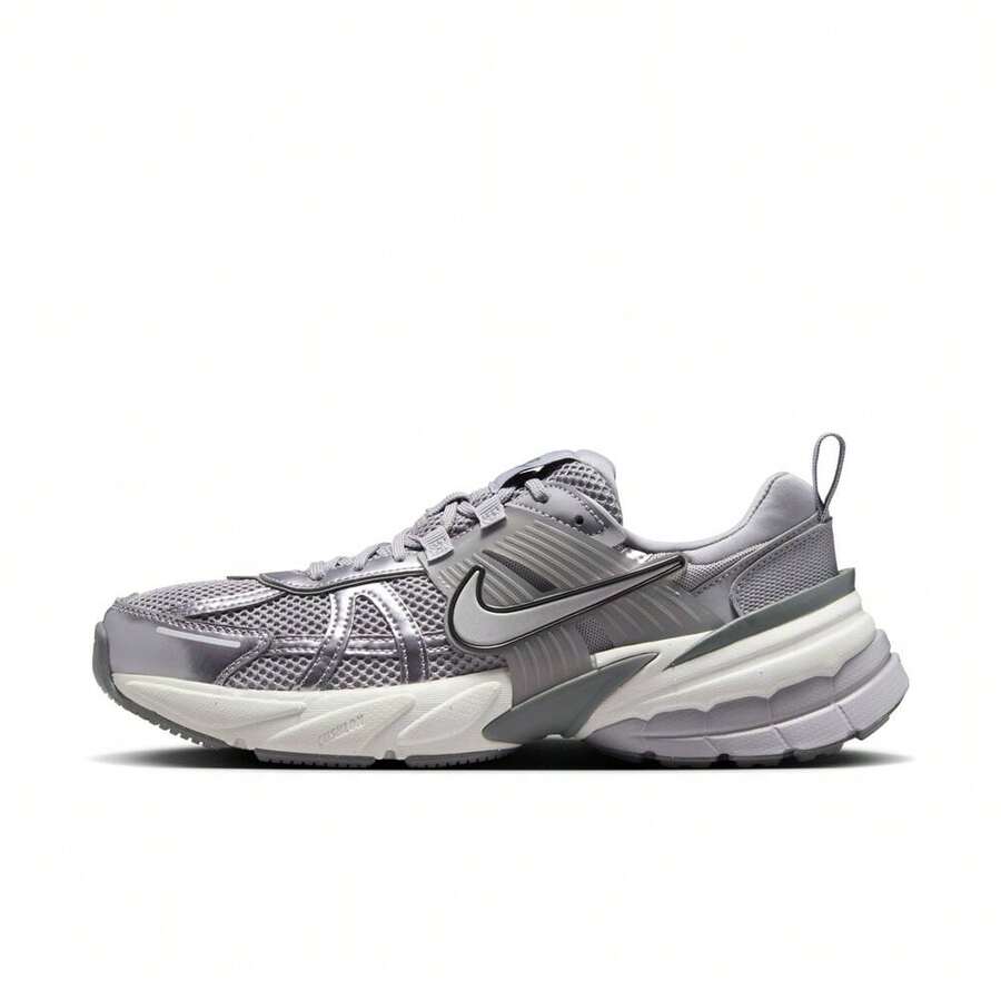 Nike 耐克女款 V2K RUN 运动鞋/复古低帮鞋 FD0736-008 - 灰色 - 查看 1