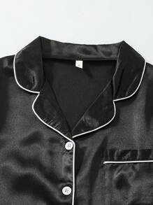 3 pièces Ensemble pyjama en satin unicolore élégant pour femmes - débardeur avec col châle boutonné, pantalon long et short, convient pour toutes les saisons