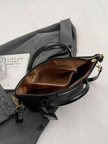 Túi đeo vai thời trang mới bằng vải nylon chống thấm nước màu trơn có hai quai xách dung tích lớn thích hợp cho những chuyến đi ngắn ngày và đi chơi Túi đeo chéo nhẹ - màu đen - Xem 7