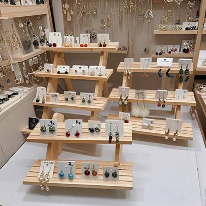Estantería escalonada de madera para exhibir joyas, exhibidor de perfumes y accesorios, estantería de almacenamiento para manualidades de jardín de infantes, soporte para exhibir joyas, organizador de escritorio