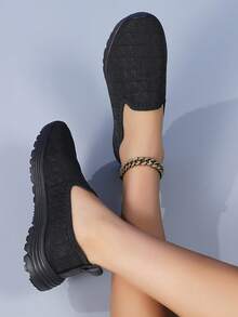 2025 New Spring/Summer Women Soft-Sole Lightweight Casual Slip-On Sneakers, Fashion Woven Nylon Mesh Breathable Perforated Loafers, Casual Streetwear, Outdoor Travel, Walking - Black - View 5
