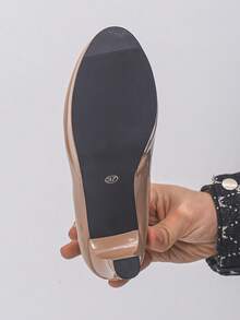 Novos sapatos de salto alto plataforma à prova d'água, cor vinho, bico redondo, confortáveis para escritório, salto grosso e design de tira, adequados para tamanhos grandes - Bege - Ver 6