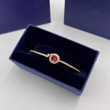 1 pièce Bracelet élégant et haut de gamme pour femme en forme de serpent avec cristaux rouges et base de bracelet réglable, idéal pour une utilisation quotidienne, cadeau parfait pour les fêtes pour les femmes