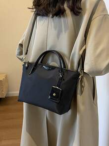 Túi đeo vai thời trang mới bằng vải nylon chống thấm nước màu trơn có hai quai xách dung tích lớn thích hợp cho những chuyến đi ngắn ngày và đi chơi Túi đeo chéo nhẹ - màu đen - Xem 5