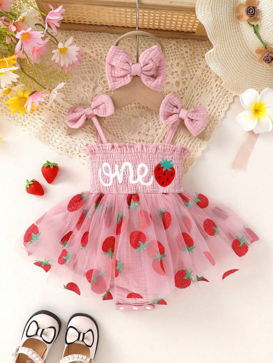 2pcs/Set Baby Girls' Casual Cute Elegant Sweet Cotton Letter & Strawberry Embroidery Ruffle Bow Strap Matching Strawberry Print Mesh Romper Dress With Headband Set, Soft Breathable Infant Girl Clothing, Newborn Birthday Outfit, Suitable For Daily, Vacation, Party, Photo Shoot