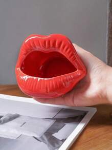 1pc Cute Cartoon Lip Resin Ashtray, Creative Unique Stylish Home Living Room Multi-Functional Smoking Accessory