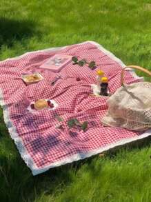 1 pièce Couverture de pique-nique rectangulaire à carreaux rouge et blanc attrayante - Nappe en rayonne tissée avec bordure en dentelle, convient pour le camping, les sorties à la plage, les arrière-plans photographiques, les accessoires de pique-nique