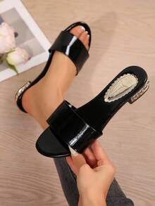 女士圆头绑带粗跟凉鞋，黑色低跟拖鞋，时尚大码拖鞋，欧式风格，春夏穿搭 - 黑色 - 查看 5