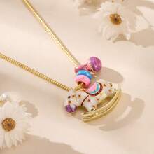 1 colar com pingente de carrossel esmaltado fofo, joia delicada para mulheres, acessórios estilosos, ótimo presente para namorada ou filha - Troianos - Ver 2
