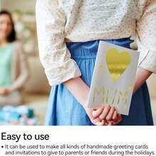 50 قطعة ورق عاكس معدني عالي الجودة - 8.26 بوصة * 11.69 بوصة، ورق لامع ملون مناسب لدعوات الزواج والأعياد والحرف والديكورات، سمك 230 جرام لكل متر مربع، مناسب لصنع بطاقات DIY