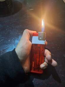 Encendedor Grande Recargable con Lámpara de Luz Led Usa Gas Butano - Rojo - Ver 3