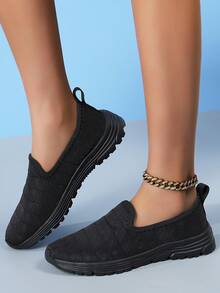 2025 New Spring/Summer Women Soft-Sole Lightweight Casual Slip-On Sneakers, Fashion Woven Nylon Mesh Breathable Perforated Loafers, Casual Streetwear, Outdoor Travel, Walking - Black - View 2