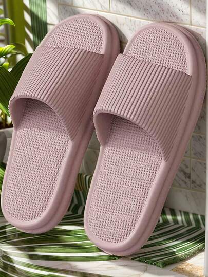 春夏时尚条纹休闲男士黑色拖鞋，EVA材质厚底，舒适防臭速干，室内外沙滩拖鞋，男女通用（建议选购大一码以获得更佳穿着体验）