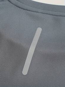 Recomendado Camiseta de seis piezas gris azul negro blanco verde militar rojo oscuro casual deportiva con estampado de rayas reflectantes, camiseta de manga corta transpirable de secado rápido con cuello redondo, camiseta de correr, camiseta que absorbe la humedad, camiseta de entrenamiento de fitness de manga corta de temporada - Conjunto de 6 piezas estampado en gris, azul marino, negro, blanco, verde militar y burdeos - Ver 4