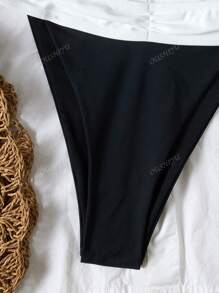 Nuovo arrivo Stile europeo e americano Set bikini in colore unito sexy a contrasto, adatto per vacanze