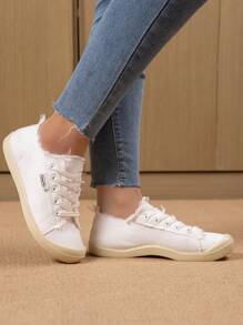 Lightweight Comfortable Solid Color Preppy Style Athletic Slip-On Lace-Up Soft Sole Flat Casual Sneakers For Women, Spring And Summer, European And American Style