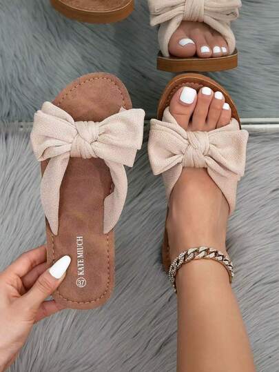 Kate Miuch 春夏女士欧法风时尚休闲甜美可爱卡其色蝴蝶结平底凉鞋，完美搭配连衣裙，适合海滩度假、婚礼、酒吧/KTV派对，日韩风慵懒青春气息女士平底拖鞋，适合街头风网红拍摄的休闲平底拖鞋