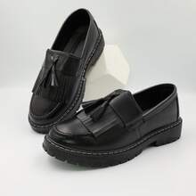 男士英伦风格亮面流苏乐福鞋，厚底一脚蹬莫卡辛船鞋，圆头休闲春秋 - 黑色 - 查看 2