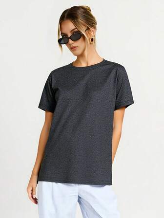 Maglietta aderente essenziale color carbone, stile anni 2025 Y2K, camicia da vacanza western, abbigliamento estivo pronto per la spiaggia, top per uscire e abbigliamento casual west chic per donne